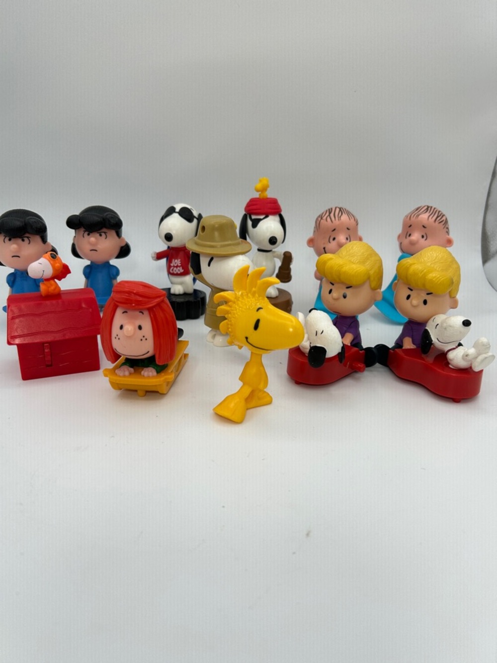 Peanuts Snoopy Mini Figures Toys  Set  Woodstock Friends McDonalds Figurines